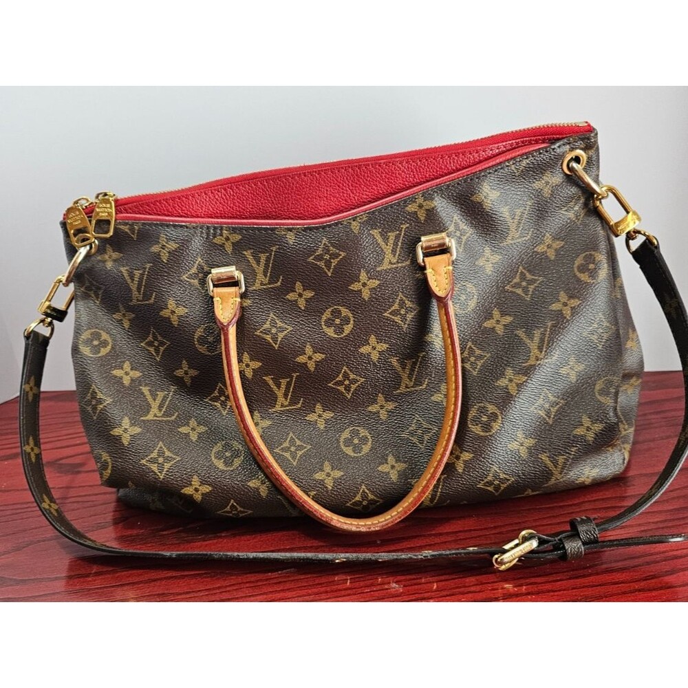 Louis Vuitton Pallas MM Monogram Red Interior Shoulder Bag Authentic - Picture 2 of 16